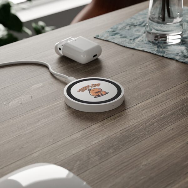 Capybara Quake Wireless Charging Pad – Fast, Reliable Charging with Adorable Capybara Design