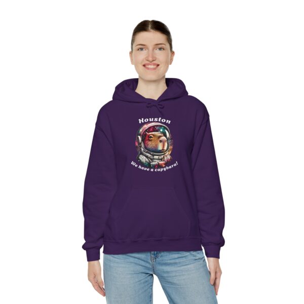 Unisex Heavy Blend™ Hooded Sweatshirt with Cute Capybara Design – Warm and Stylish Hoodie