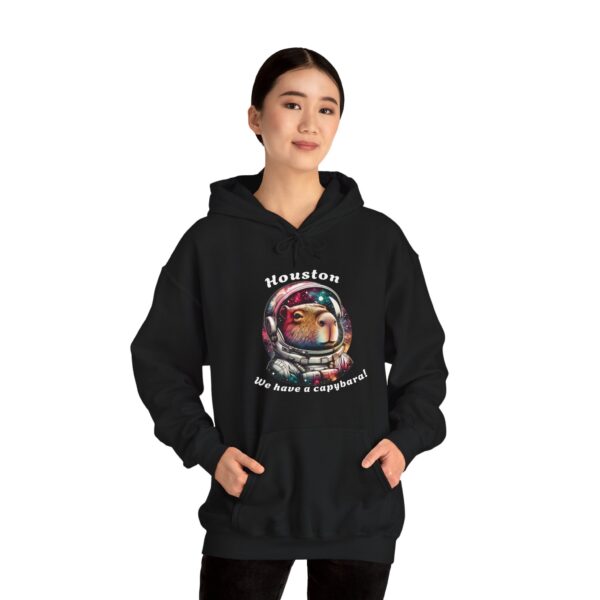 Unisex Heavy Blend™ Hooded Sweatshirt with Cute Capybara Design – Warm and Stylish Hoodie