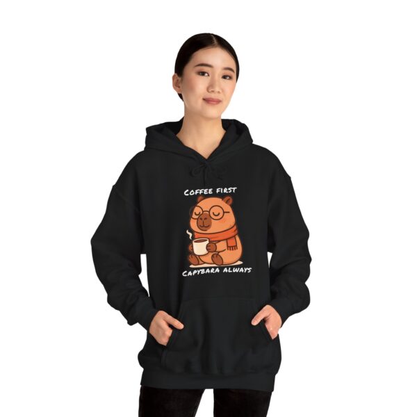 Unisex Heavy Blend™ Hooded Sweatshirt with Cute Capybara Design – Warm and Stylish Hoodie